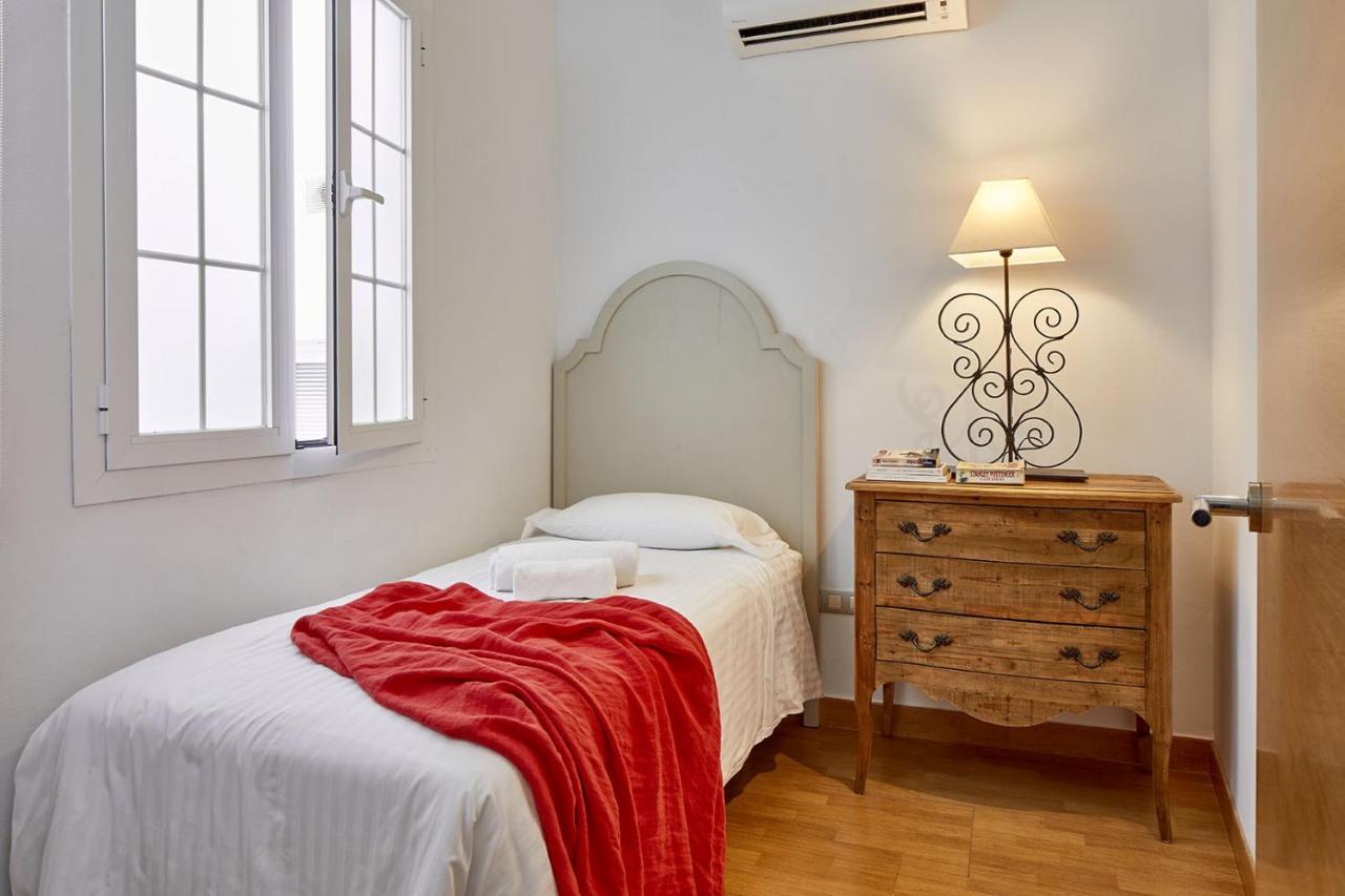 Lodgingmalaga Plaza Constitucion Ngoại thất bức ảnh