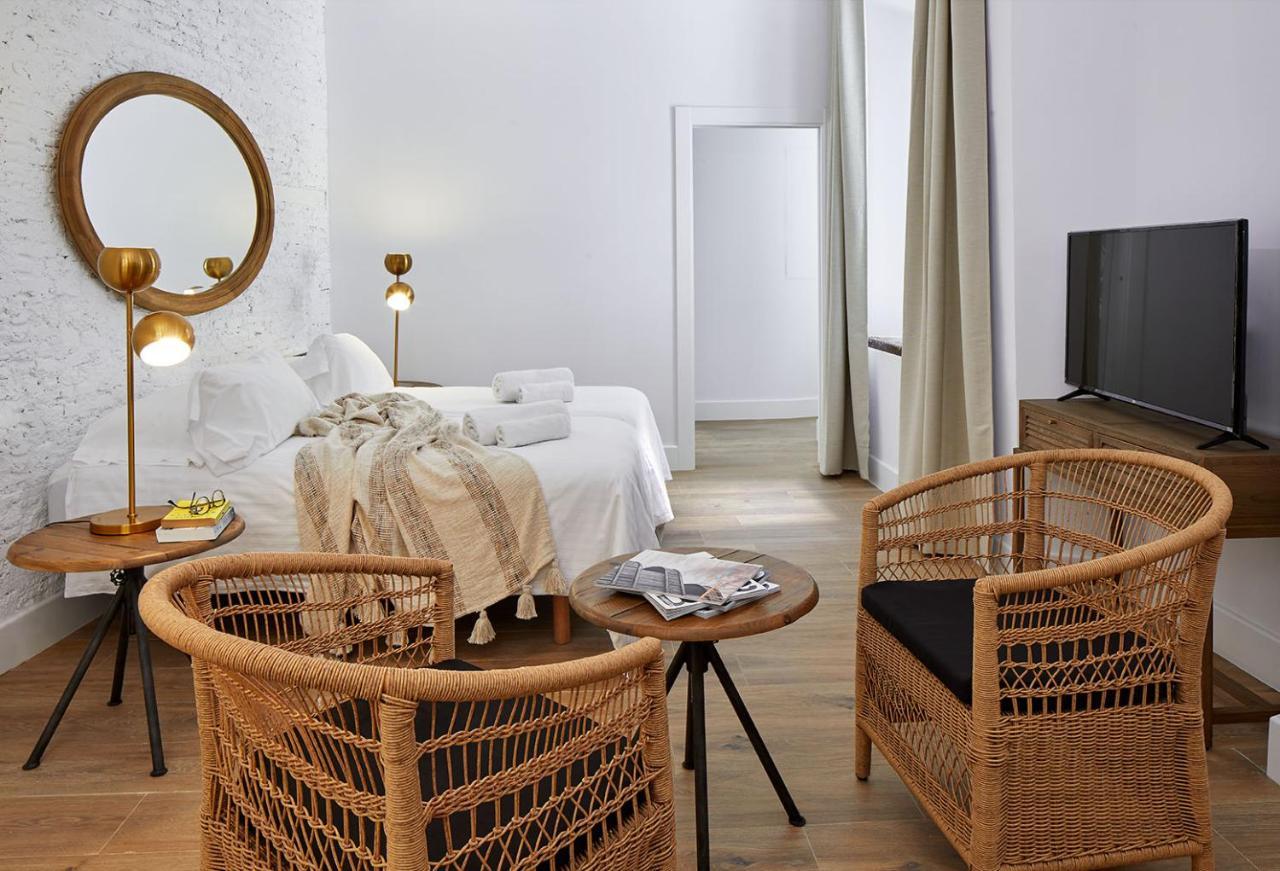 Lodgingmalaga Plaza Constitucion Ngoại thất bức ảnh