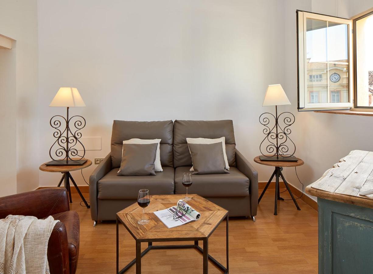 Lodgingmalaga Plaza Constitucion Ngoại thất bức ảnh
