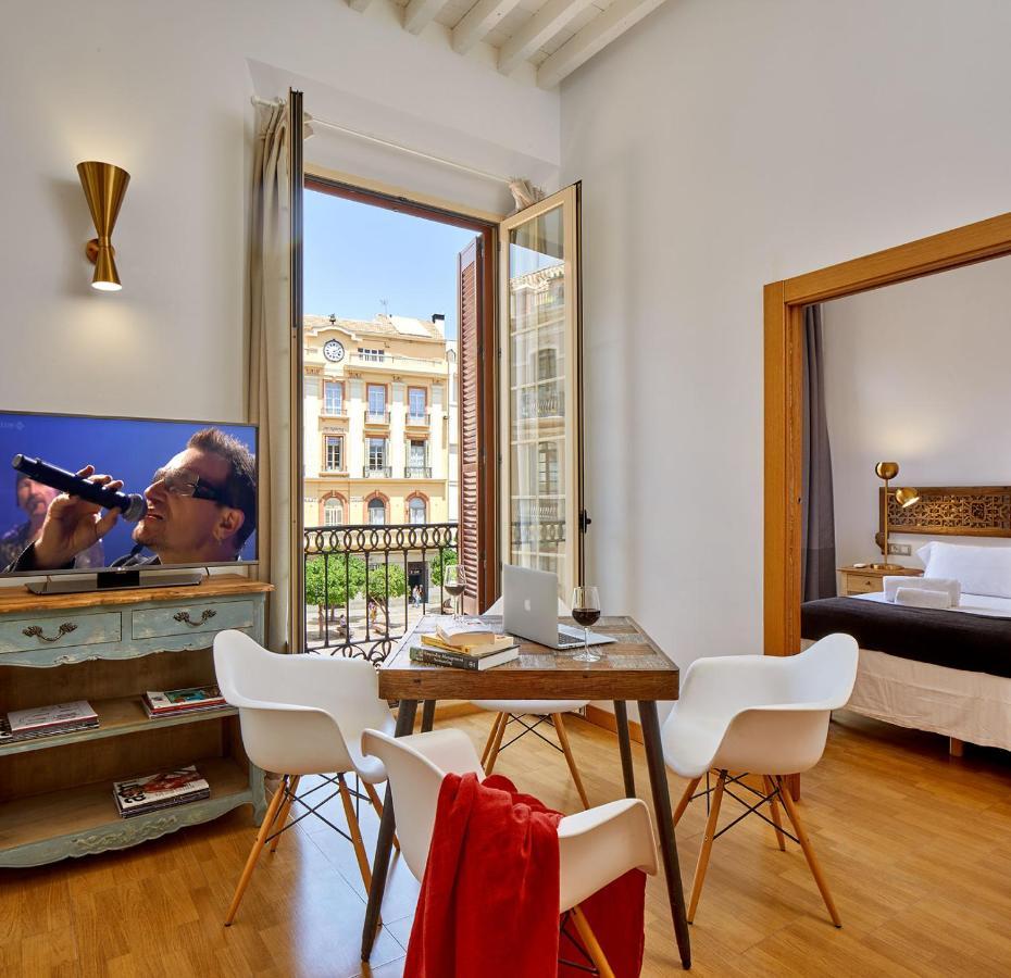 Lodgingmalaga Plaza Constitucion Ngoại thất bức ảnh