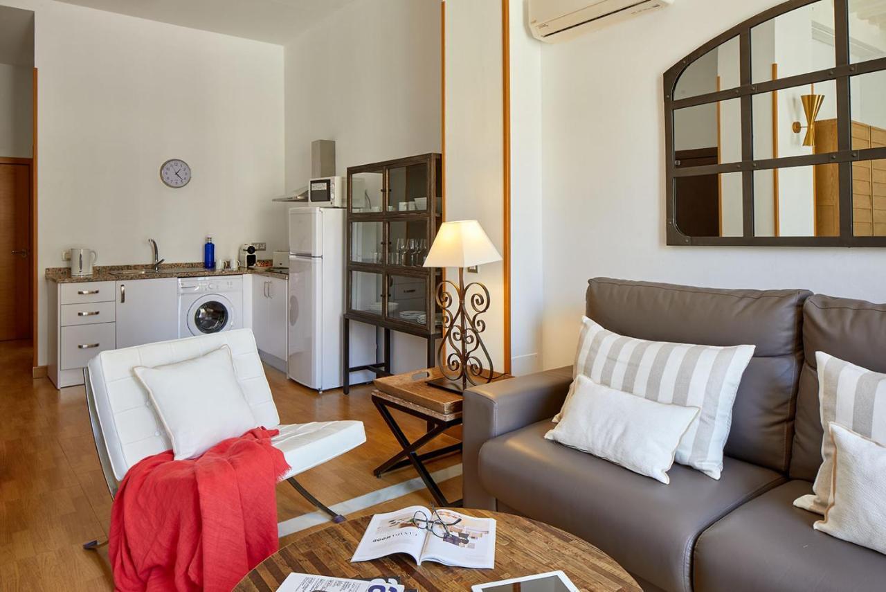 Lodgingmalaga Plaza Constitucion Ngoại thất bức ảnh