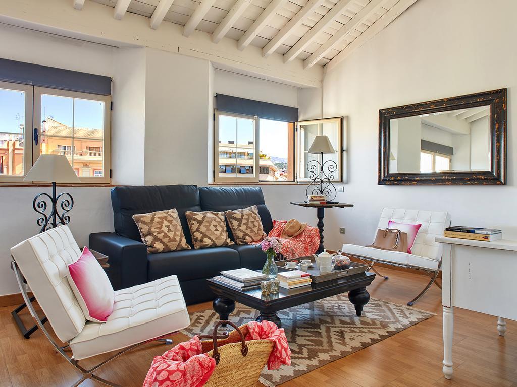 Lodgingmalaga Plaza Constitucion Ngoại thất bức ảnh